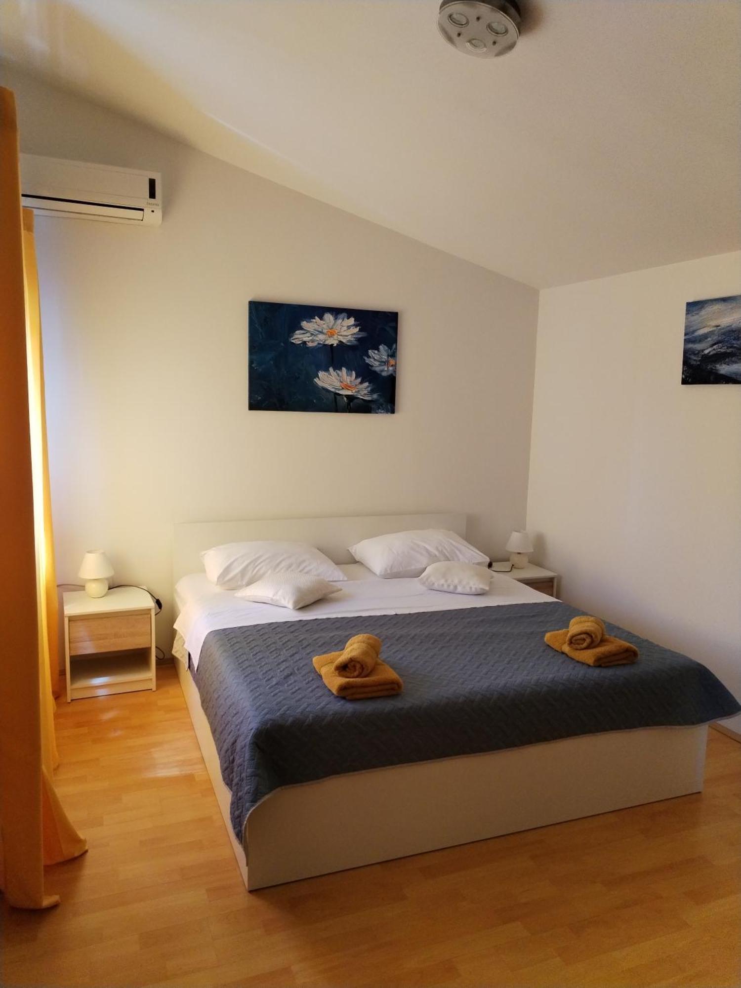 Apartmani Luka Banjol الغرفة الصورة